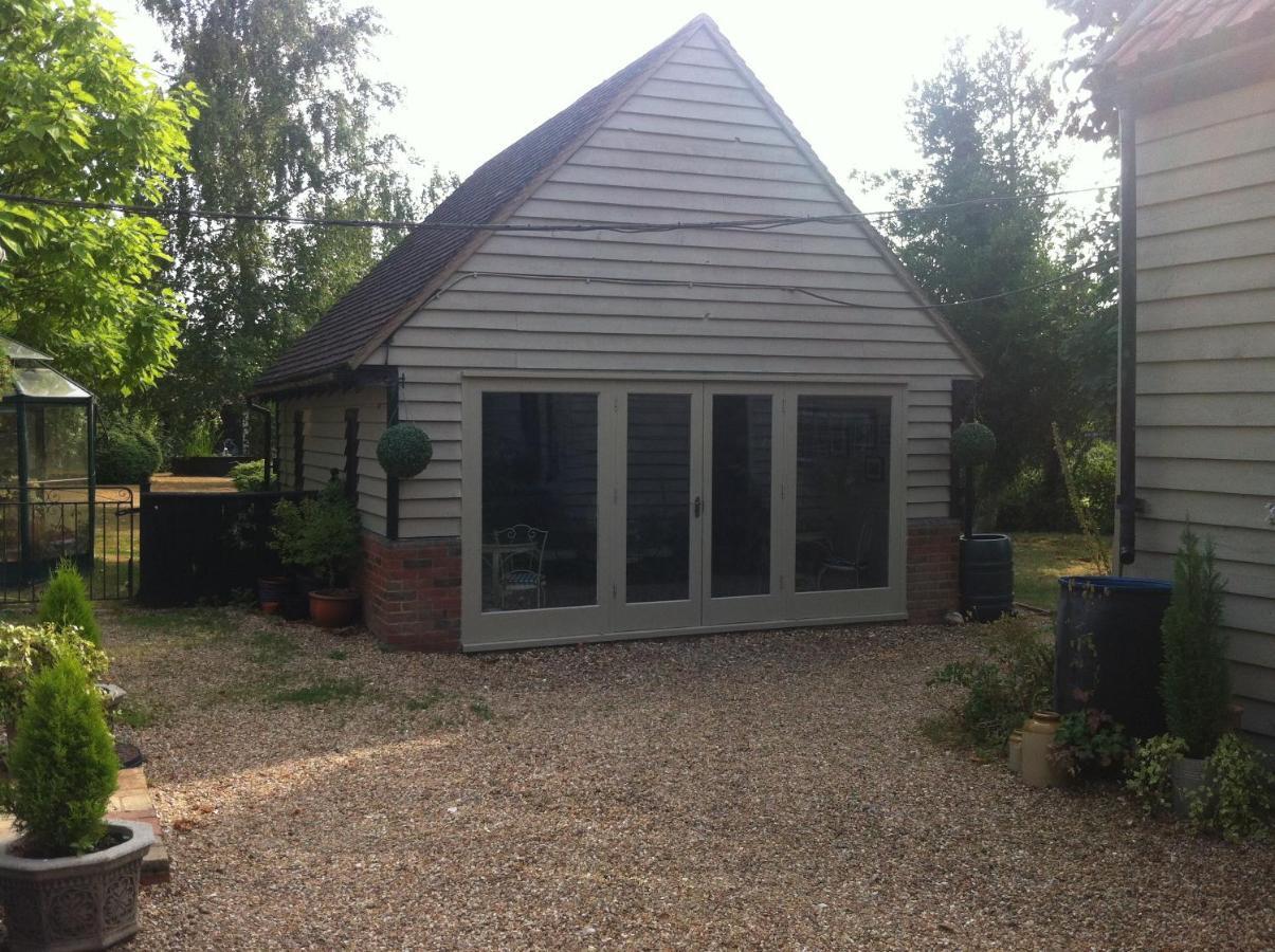 Bonningtons Stansted Self Catering Hotel Stansted Mountfitchet Szoba fotó
